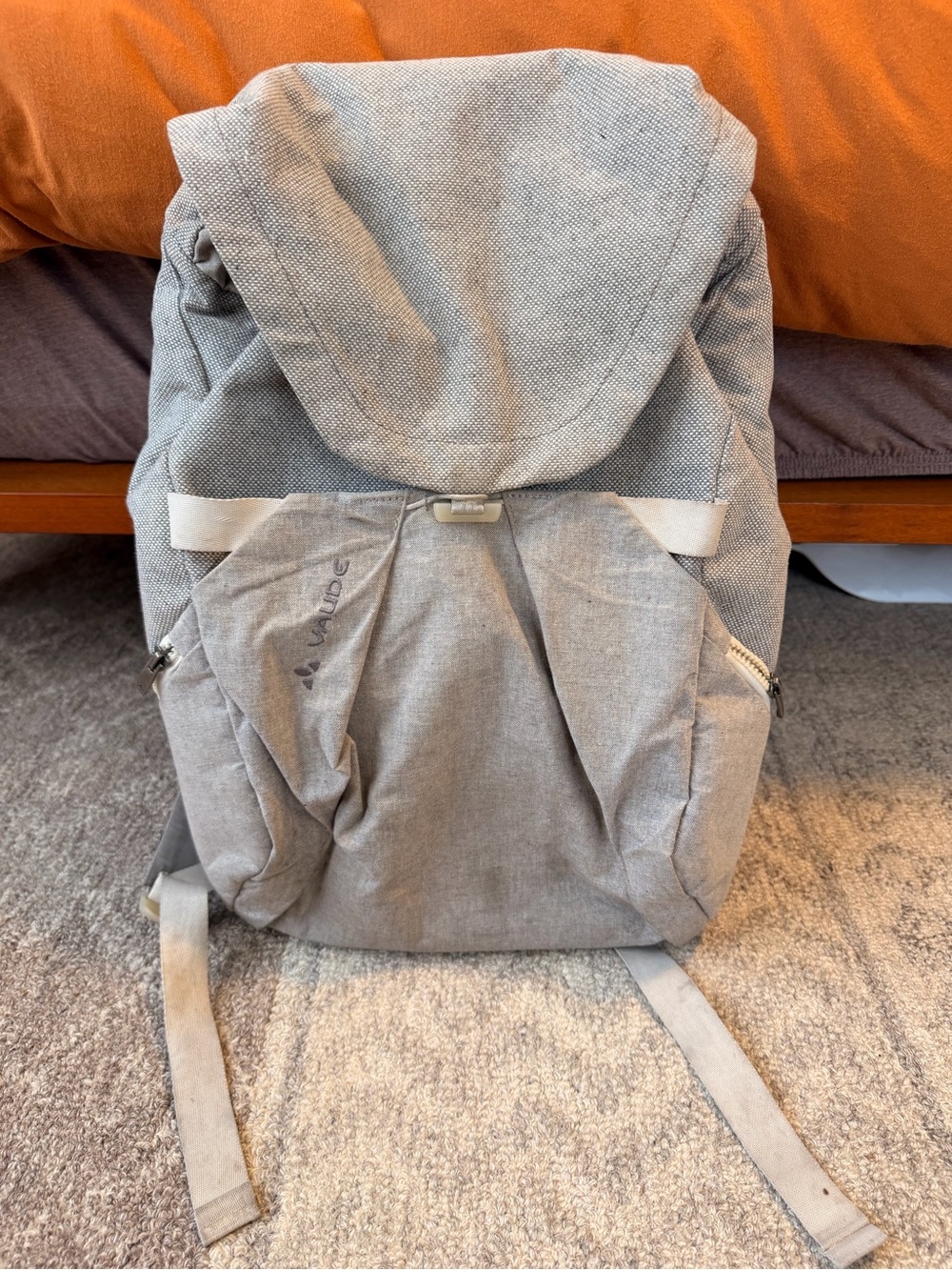 Vaude Light Gray Everyday Backpack - Men's Casual Daypack